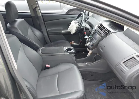 2013 Toyota Prius V Five z USA, uszkodzony, nr VIN JTDZN3EU9D3193338